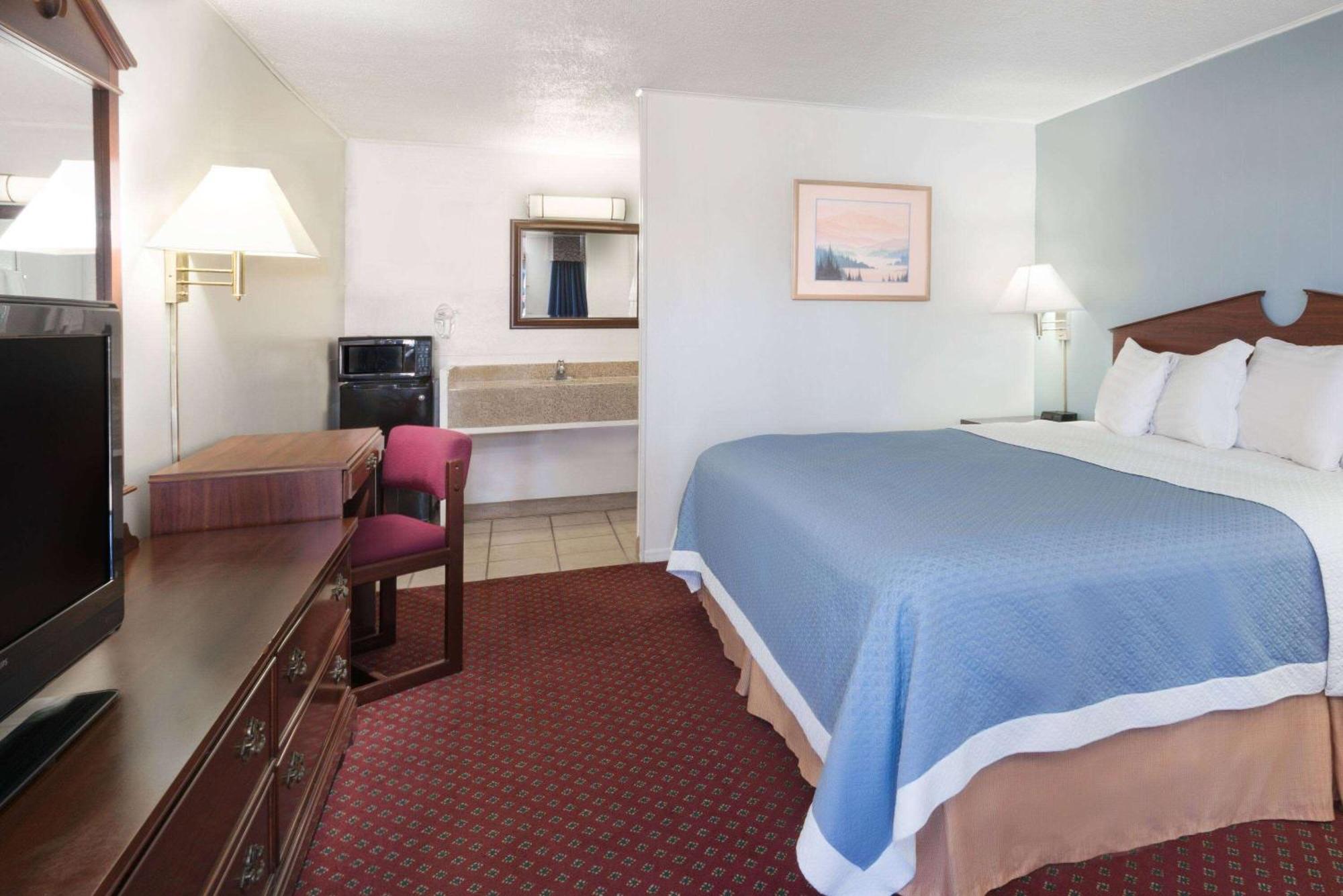 Travelodge By Wyndham Las Vegas Nm Zewnętrze zdjęcie